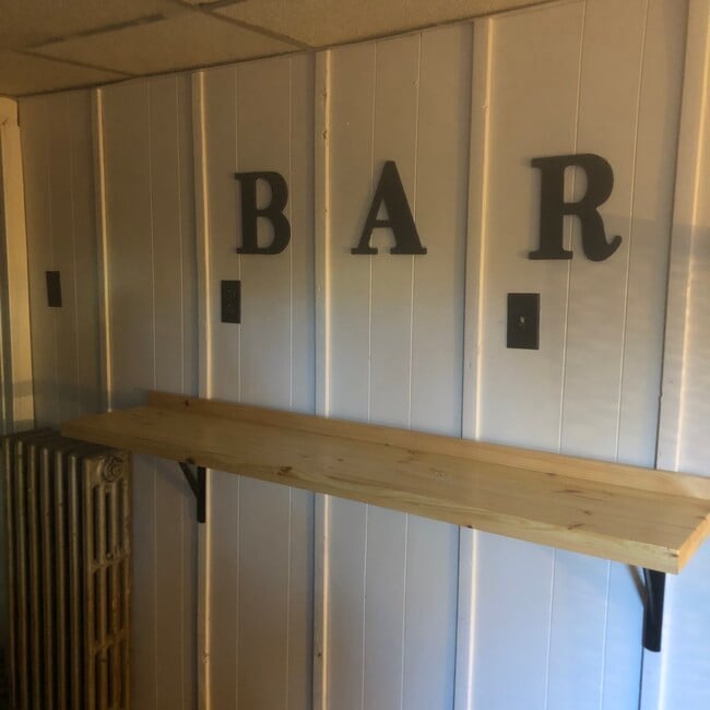 Building Photo - 100 College St