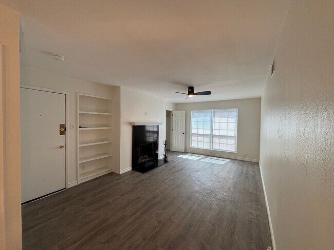 Foto del edificio - Charming 2BR Condo in Dallas