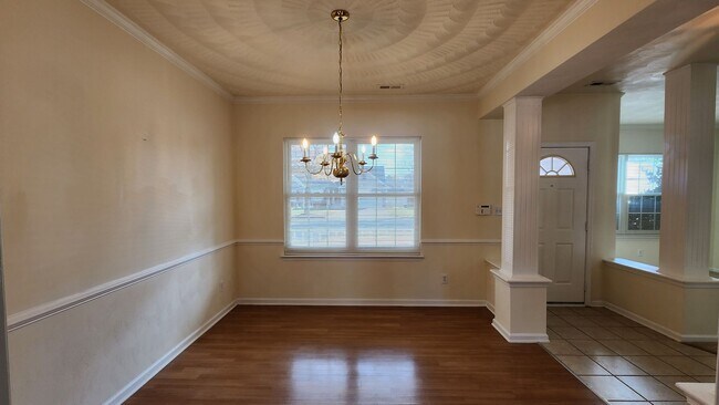 Building Photo - Sawyer Lakes