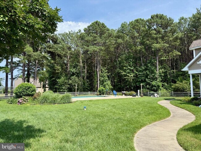 Foto del edificio - 45325 Morgan Point Ln