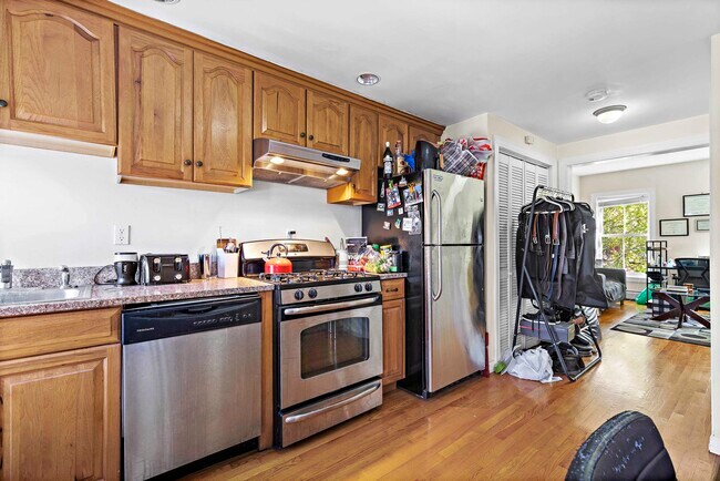 Building Photo - 238 3rd St