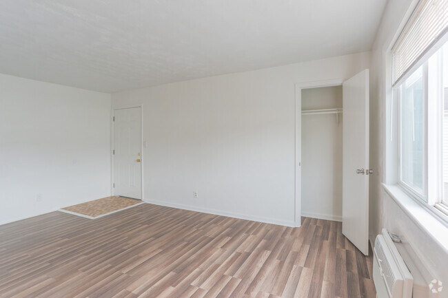 2HAB, 1BA - 800 ft² - Harbor Square Apartments