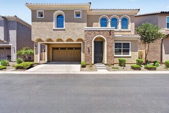 Building Photo - 1138 E Sabino Dr