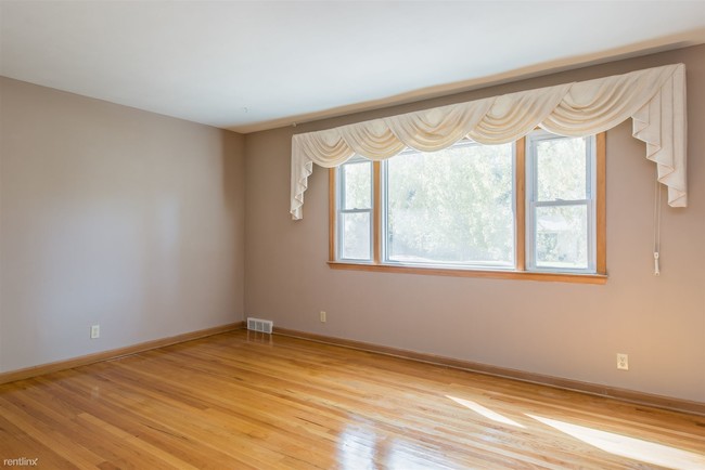 Building Photo - 2629 S 87th St