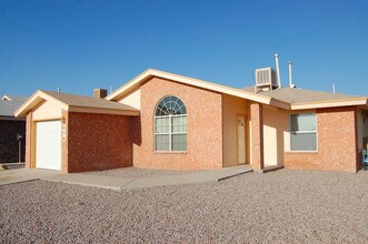 Building Photo - 456 Von Bargen Dr