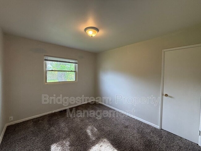 Building Photo - 408 Towanda Cir