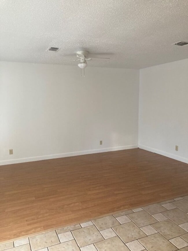 Building Photo - Gulfport 3 Bedroom