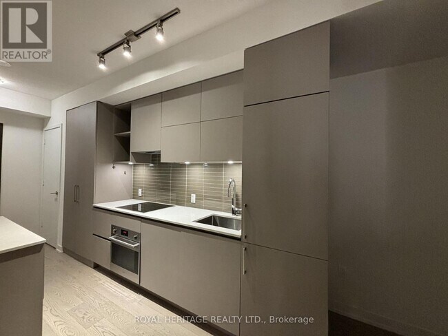 Photo du bâtiment - 1 Yorkville Ave