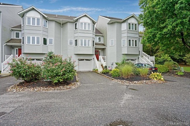 Foto del edificio - 193 Muskflower Ct