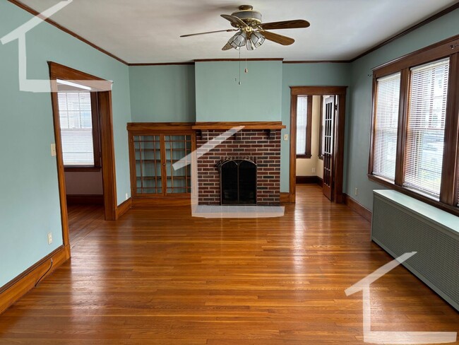 Building Photo - 2 bedroom no fee