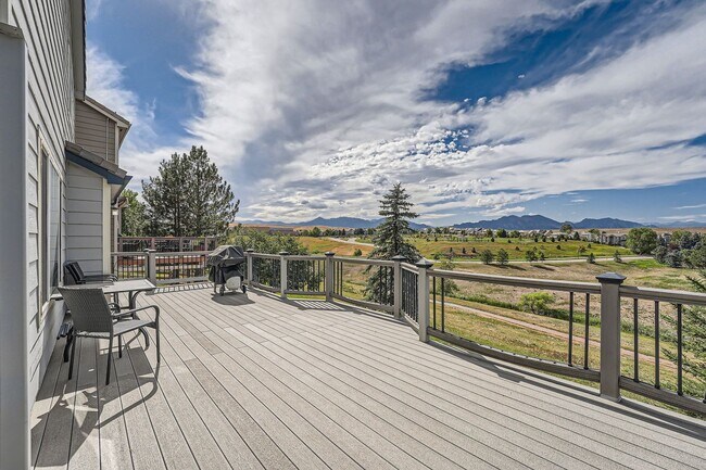 Building Photo - Evolve Real Estate: Stunning Single Family...