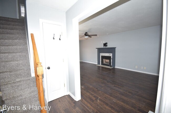 Building Photo - 3 br, 2.5 bath House - 1429 Buchanon Drive