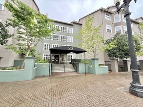 Building Photo - 555 10th St