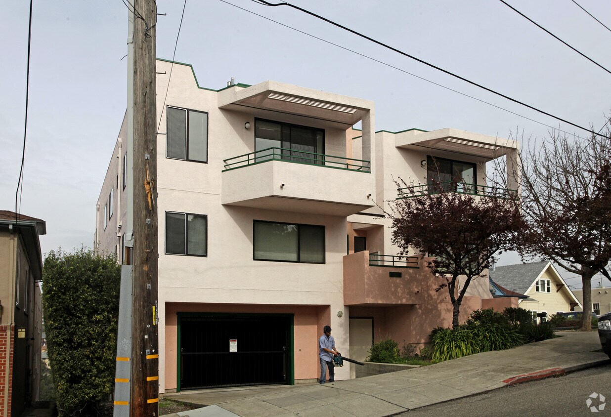 Building Photo - 859 Vermont St