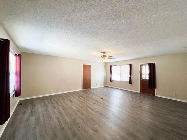 Foto del edificio - 11318 Crestfield Dr SE