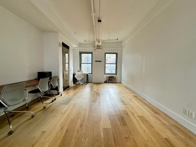 Foto del edificio - 5 W 37th St