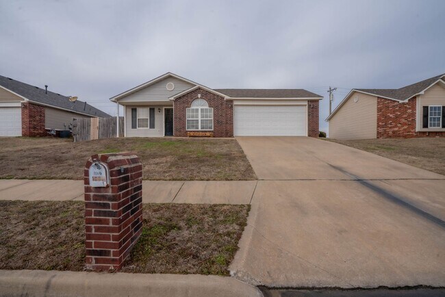 Foto del edificio - Coming Soon! 3/2 bed in Claremore!