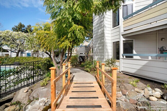 Foto del edificio - 248 Walker Dr