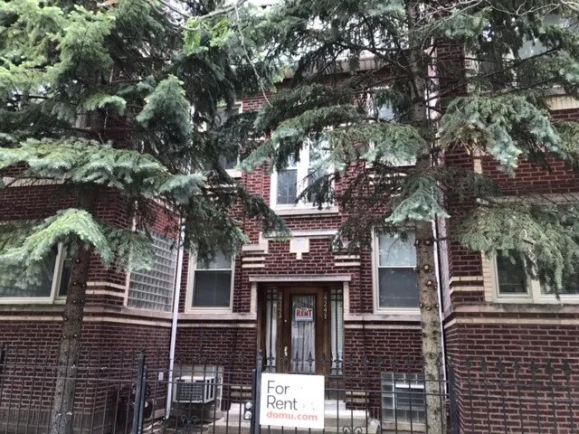 Foto del edificio - 4211 N Oakley Ave