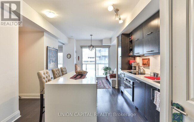 Building Photo - 2803-65-1665 St Mary St