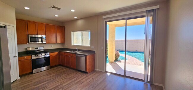Building Photo - 40091 W Mary Lou Dr