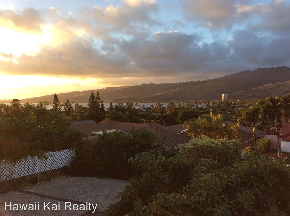 Primary Photo - 366 Poipu Dr