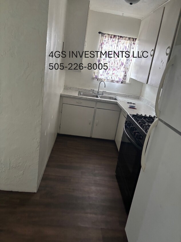 Building Photo - 410 N Orchard Ave