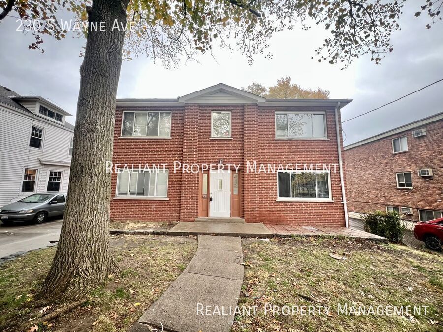 Foto principal - 230 S Wayne Ave