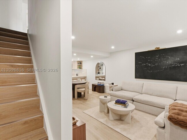 Building Photo - 10253 SW 77th Ct