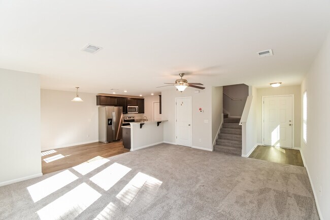 Building Photo - 1091 Autumns Wood Cir E