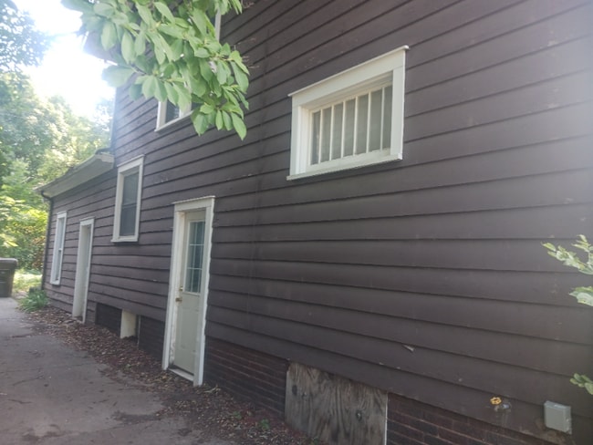 Photo - 817 Bancroft Ct House