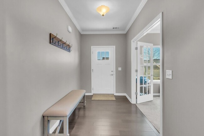 Foto del edificio - 6930 Wellsford Ln