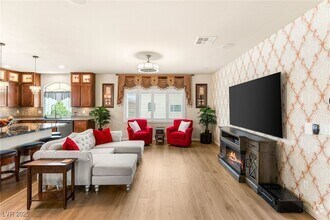 Building Photo - 6595 Creekside Cellars Ct