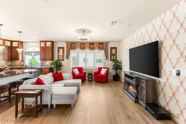 Foto del edificio - 6595 Creekside Cellars Ct