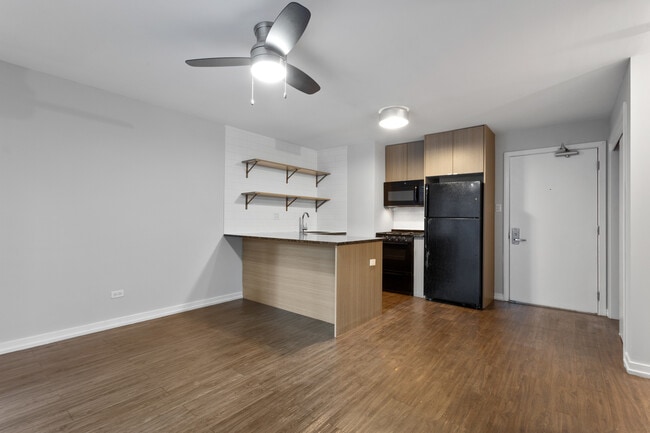 Building Photo - 5411 N Winthrop Ave