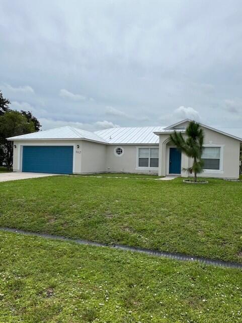 Primary Photo - 662 SW Sail Terrace