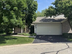 Building Photo - 18465 Stonehedge Dr