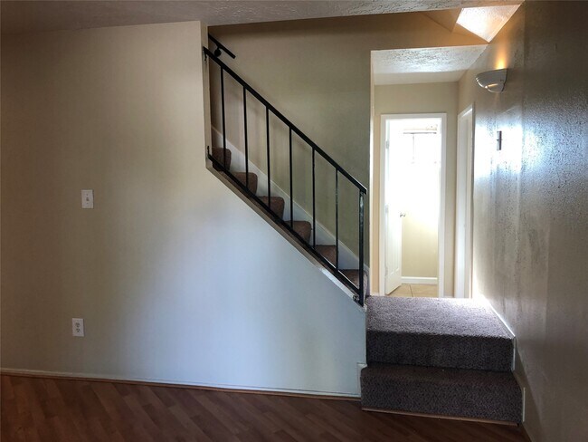 Building Photo - 15403 Bow Ln