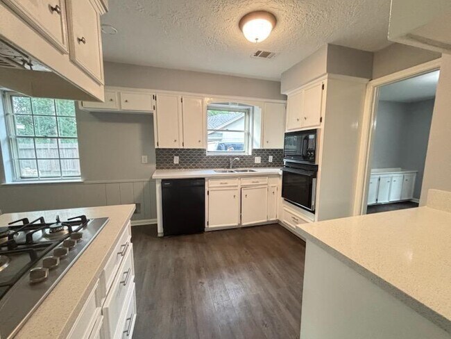 Foto del edificio - 8231 Roebourne Ln