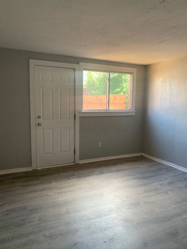 Building Photo - 1511 Hatteras St