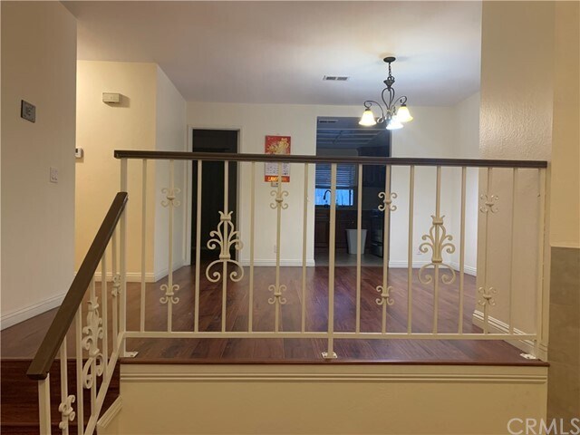 Building Photo - 319 N Lincoln Ave