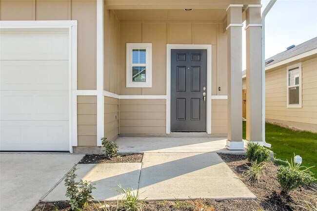 Building Photo - 140 Living Reef Dr