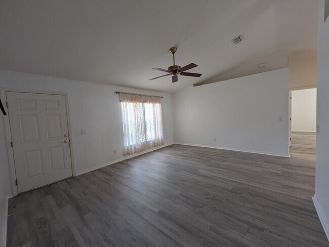 Foto del edificio - Lovely 3/2/2 Citrus Springs home with Hot Tub