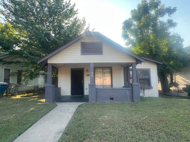 Building Photo - 1106 S Ringo St