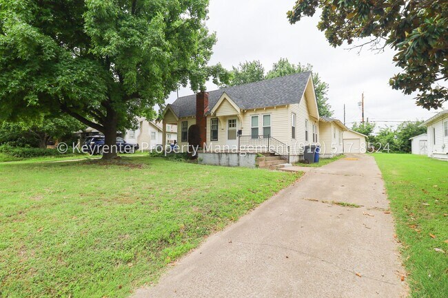 Foto del edificio - Beautifully Redone 1 Bedroom Duplex! Available for Immediate Move in!