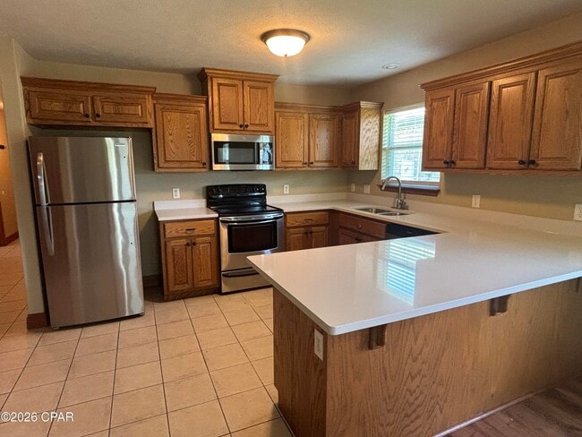 Building Photo - 4701 Deerfield Dr