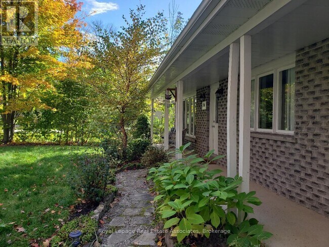 Photo du bâtiment - 74 Moreau Pkwy