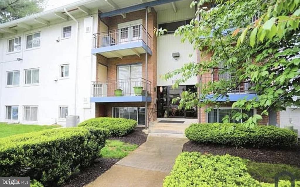 Foto principal - 11380 Cherry Hill Rd