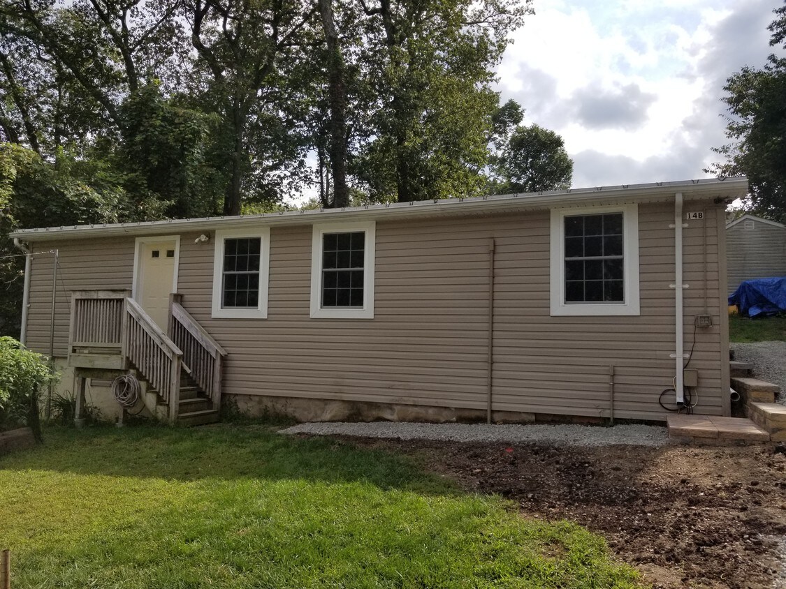 14 Shawnee Rd, Hopatcong, NJ 07843 House Rental in Hopatcong, NJ