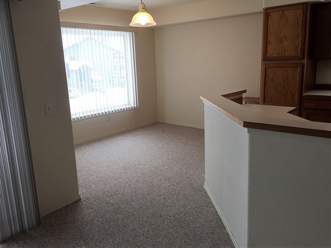 Building Photo - 2305 W Woodin Ave